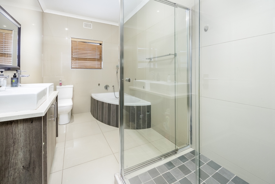 4 Bedroom Property for Sale in Rouxville Western Cape